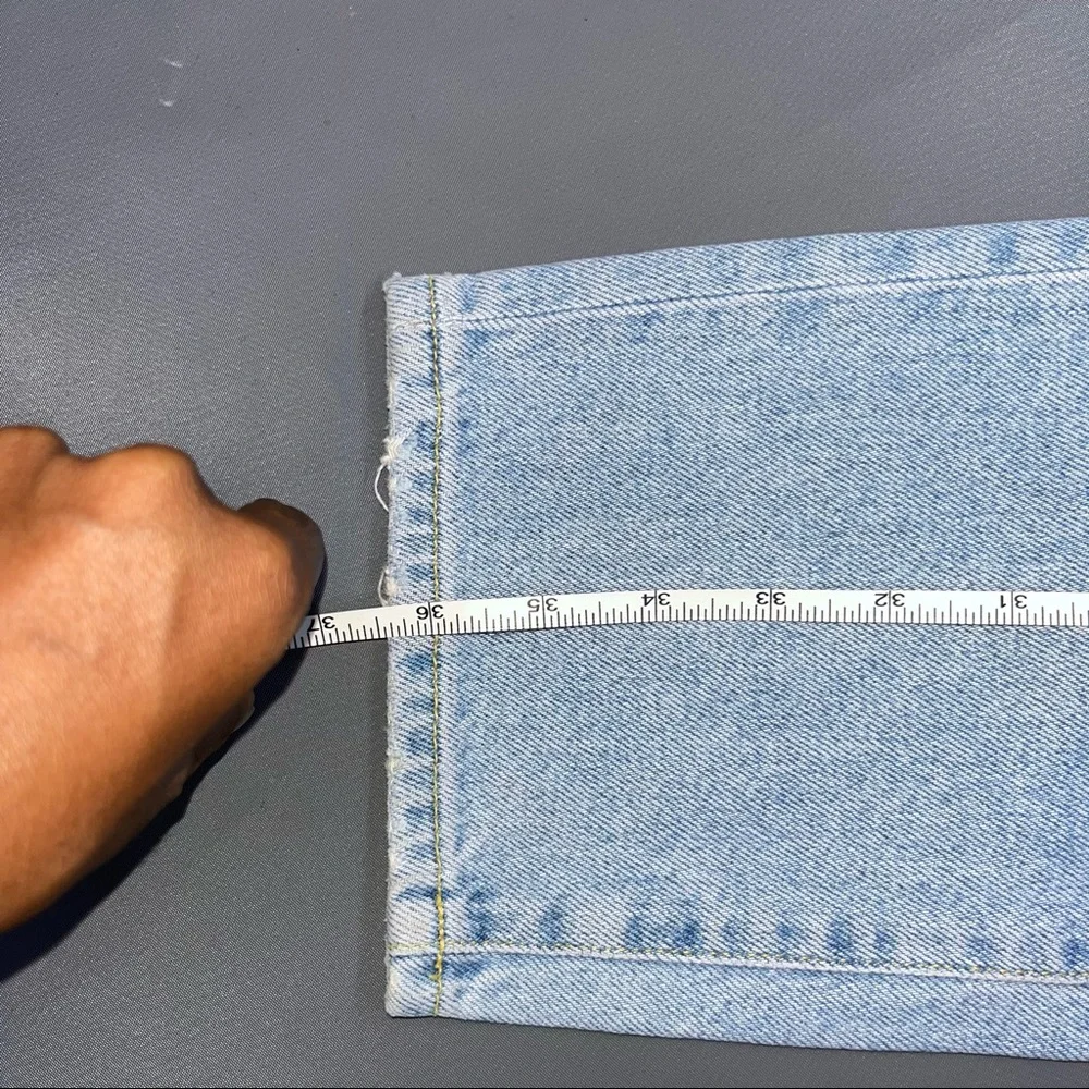 H&M mom fit jeans FIXED FIXED PRICE - Picture 4 of 7